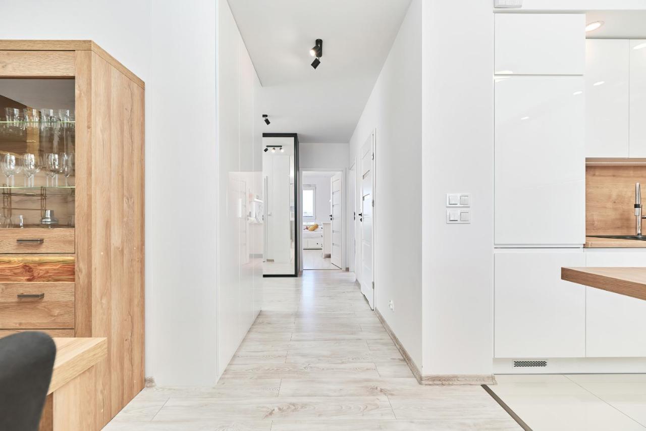 Exclusive Apartments Teczowa With Underground Parking By Noclegi Renters Breslavia Exterior foto
