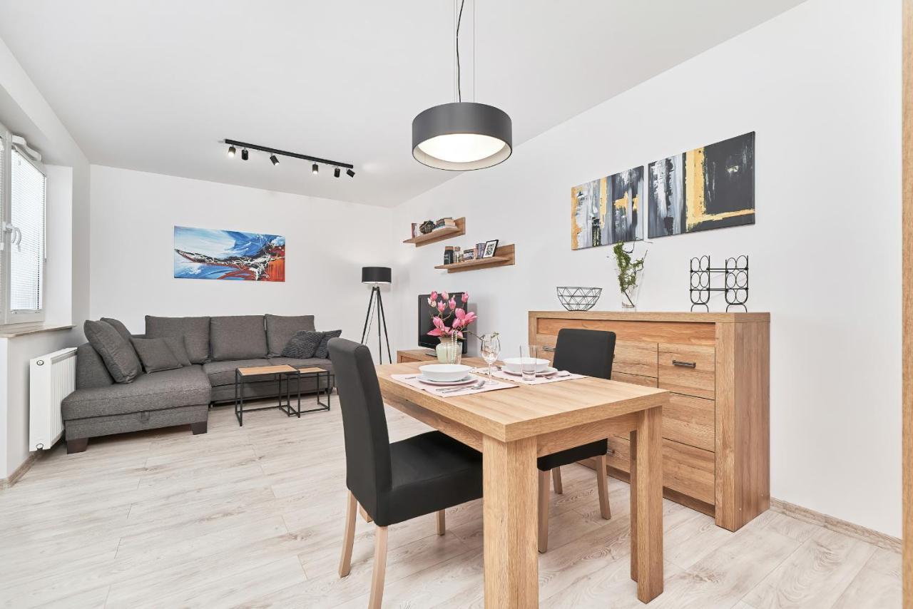 Exclusive Apartments Teczowa With Underground Parking By Noclegi Renters Breslavia Exterior foto