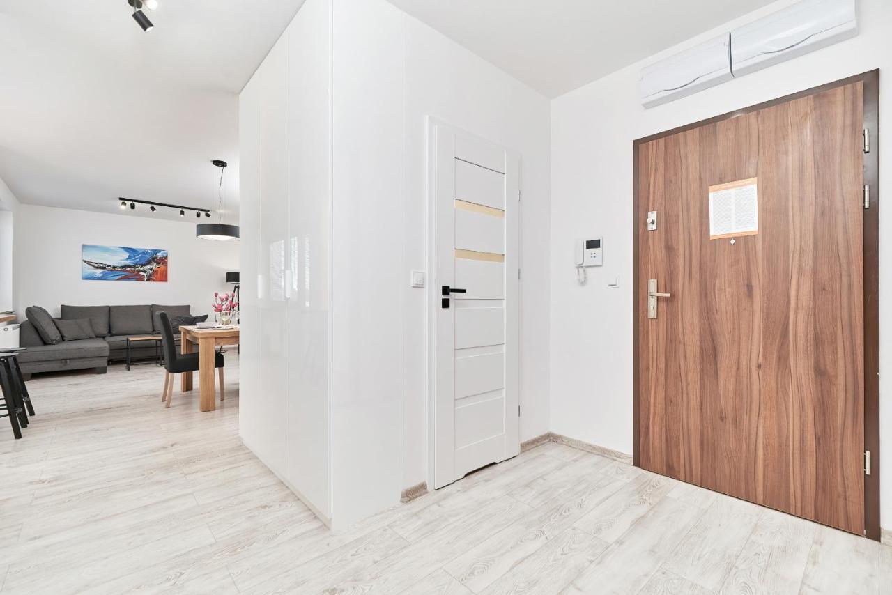 Exclusive Apartments Teczowa With Underground Parking By Noclegi Renters Breslavia Exterior foto