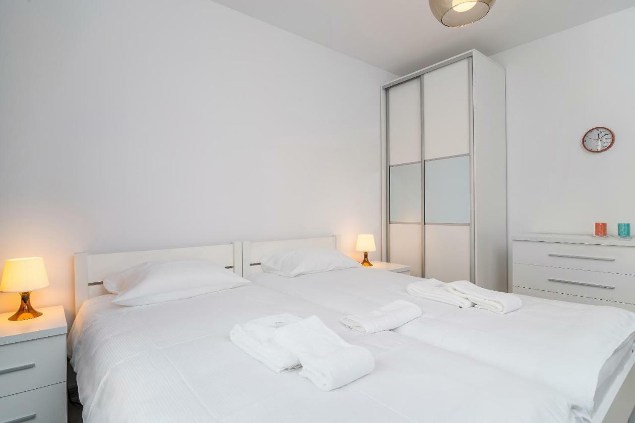 Exclusive Apartments Teczowa With Underground Parking By Noclegi Renters Breslavia Exterior foto