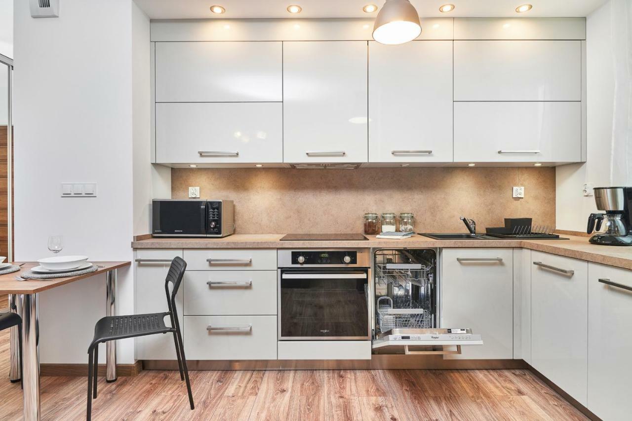 Exclusive Apartments Teczowa With Underground Parking By Noclegi Renters Breslavia Exterior foto