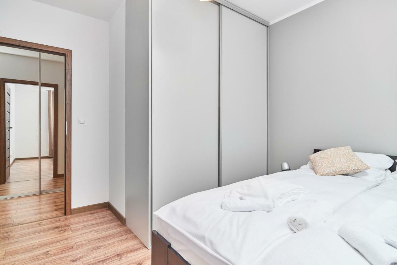 Exclusive Apartments Teczowa With Underground Parking By Noclegi Renters Breslavia Exterior foto